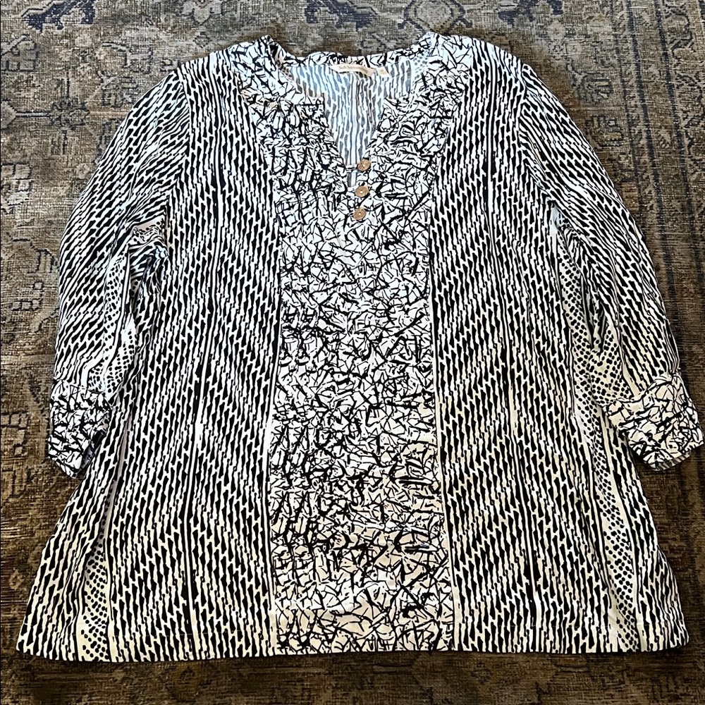 Soft Surroundings Black & White Long Sleeve Size 1X Top